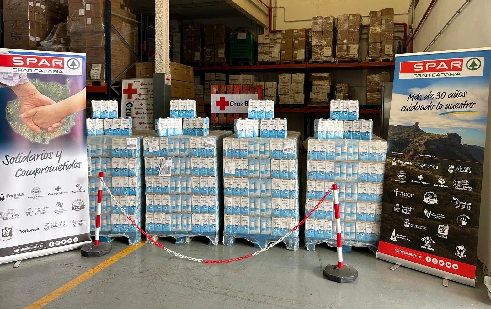 Donación de SPAR Gran Canaria a Cruz Roja